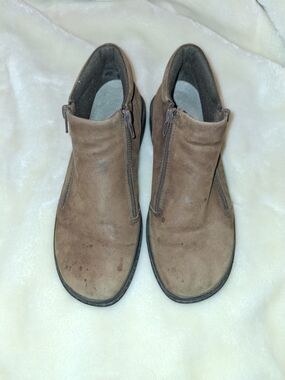 Easyspirit Women's Brown Zip-Front Suede Casual Shoes